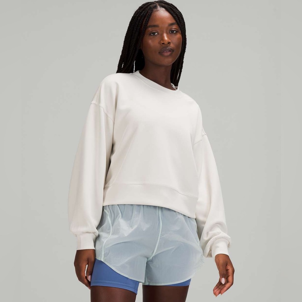 Lululemon Perfectly Oversized Cropped Crew *Softstreme™
White Opal Size 10